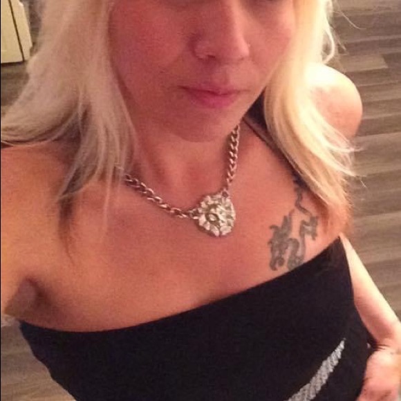 Meet your Posher, Melissa - Picture 4 of 7